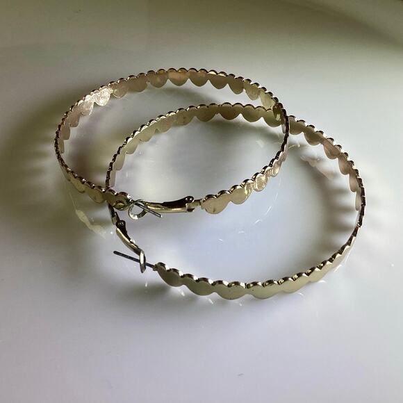 Large Heart Hoops - Picture 6 of 7